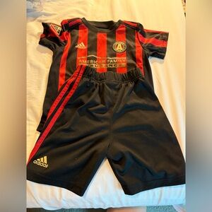 Adidas Atlanta United Soccer jerseys set kids size 4T
